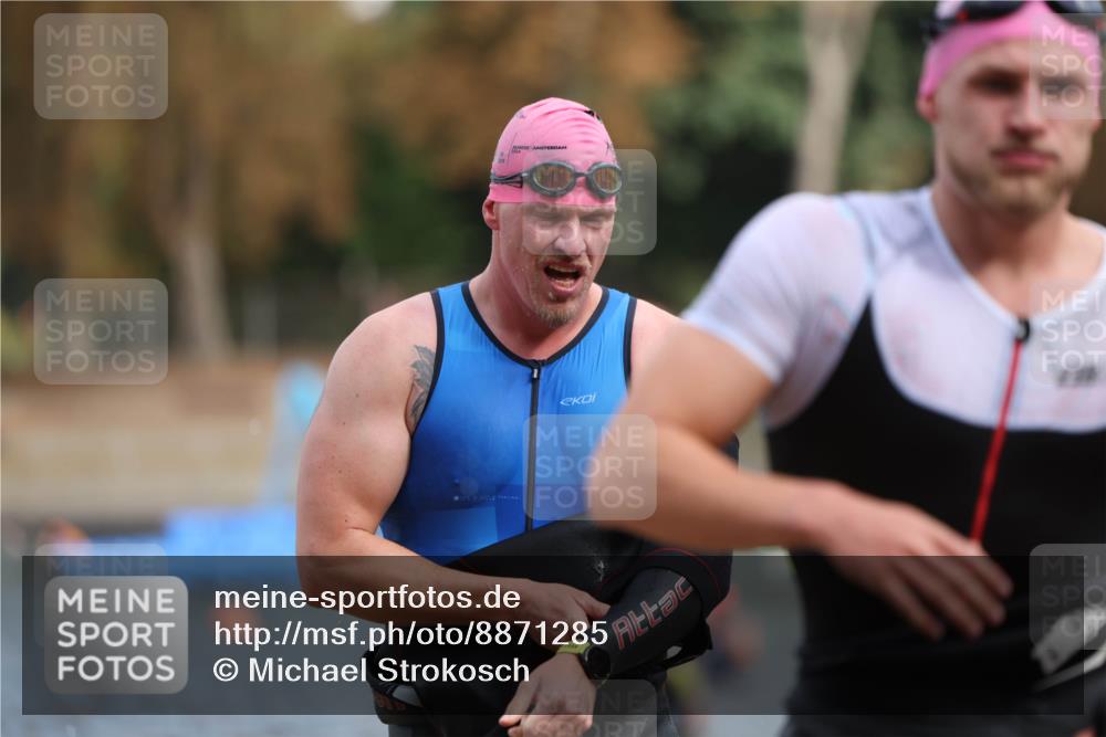 14.09.2025 - Stadtparktriathlon Michael Strokosch http://msf.ph/oto/8871285 14.09.2025 11:32:16 Schwimmen 1046, 1047 meine-sportfotos.de