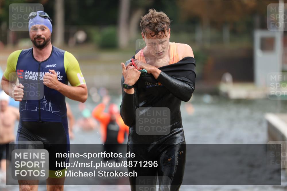 14.09.2025 - Stadtparktriathlon Michael Strokosch http://msf.ph/oto/8871296 14.09.2025 11:32:29 Schwimmen 1054, 1064, 1087, 1088, 1095 meine-sportfotos.de