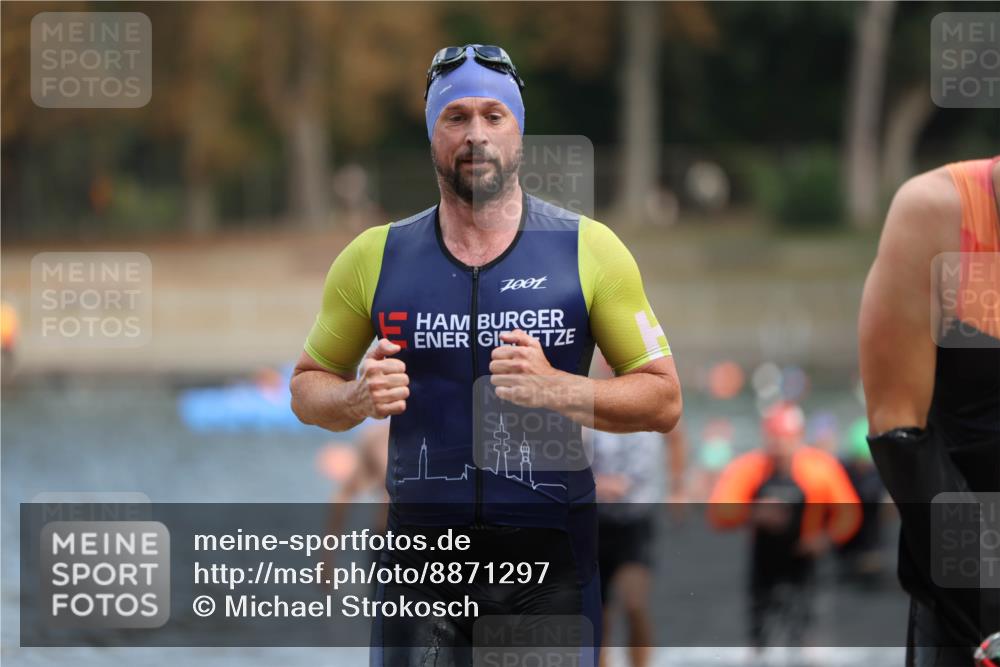 14.09.2025 - Stadtparktriathlon Michael Strokosch http://msf.ph/oto/8871297 14.09.2025 11:32:30 Schwimmen 1054, 1064, 1087, 1088, 1095 meine-sportfotos.de