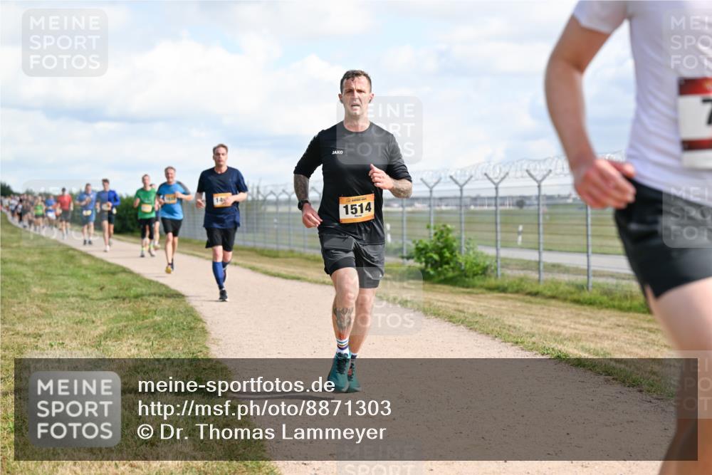 14.09.2025 - Airport Race Dr. Thomas Lammeyer http://msf.ph/oto/8871303 14.09.2025 12:15:53 Laufen 14, 1514 meine-sportfotos.de