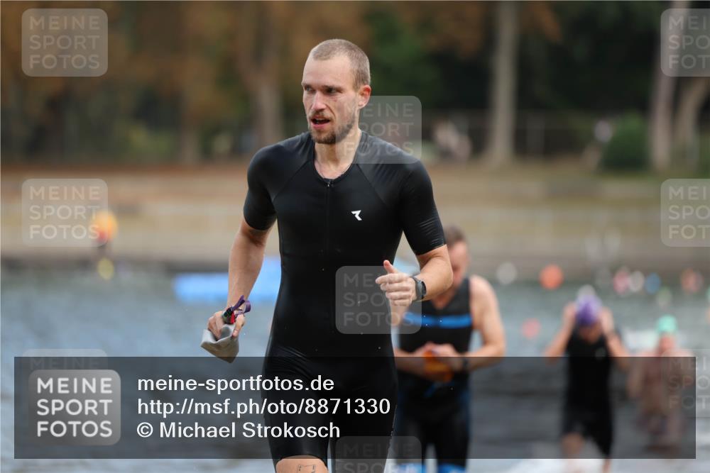14.09.2025 - Stadtparktriathlon Michael Strokosch http://msf.ph/oto/8871330 14.09.2025 11:32:43 Schwimmen 1026, 1031, 1063, 1086, 1087 meine-sportfotos.de