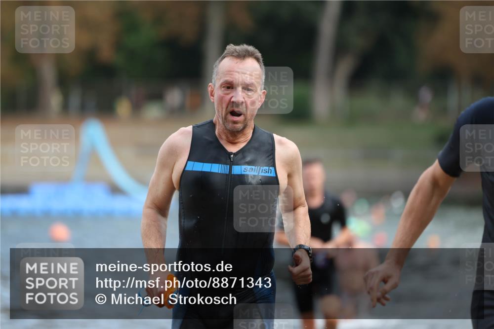14.09.2025 - Stadtparktriathlon Michael Strokosch http://msf.ph/oto/8871343 14.09.2025 11:32:46 Schwimmen 1026, 1031, 1053, 1063, 1086 meine-sportfotos.de