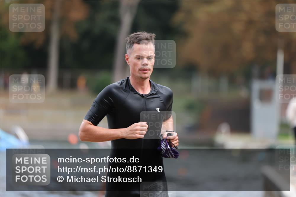 14.09.2025 - Stadtparktriathlon Michael Strokosch http://msf.ph/oto/8871349 14.09.2025 11:32:50 Schwimmen 1026, 1031, 1053, 1086 meine-sportfotos.de