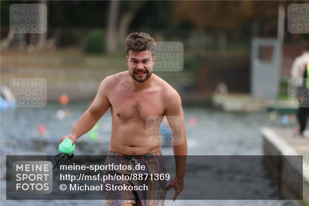 14.09.2025 - Stadtparktriathlon Michael Strokosch http://msf.ph/oto/8871369 14.09.2025 11:32:58 Schwimmen 1053 meine-sportfotos.de
