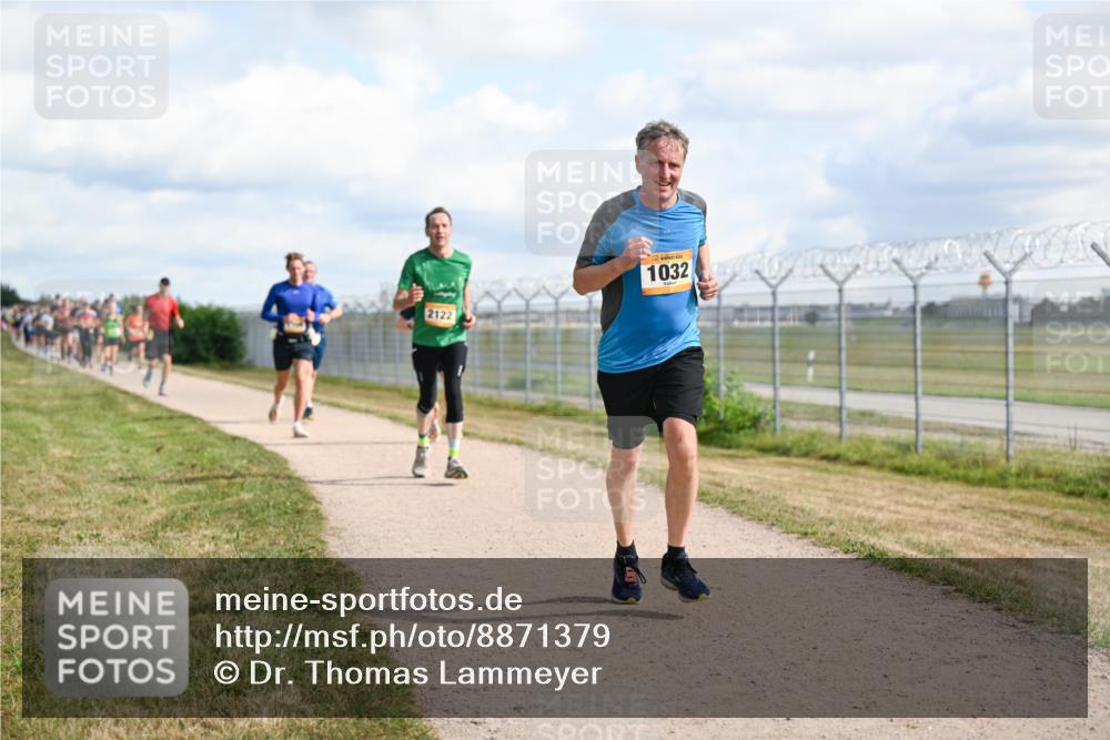 14.09.2025 - Airport Race Dr. Thomas Lammeyer http://msf.ph/oto/8871379 14.09.2025 12:15:58 Laufen 2122, 1032 meine-sportfotos.de