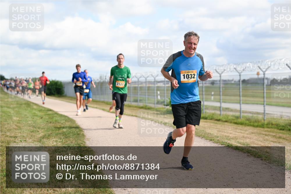 14.09.2025 - Airport Race Dr. Thomas Lammeyer http://msf.ph/oto/8871384 14.09.2025 12:15:58 Laufen 2122, 1032 meine-sportfotos.de