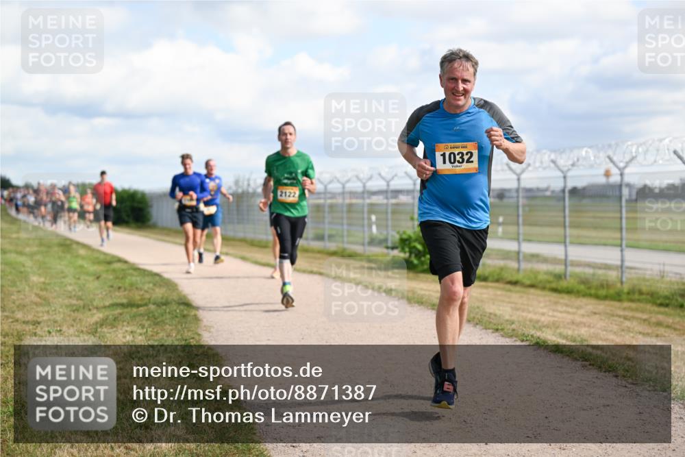 14.09.2025 - Airport Race Dr. Thomas Lammeyer http://msf.ph/oto/8871387 14.09.2025 12:15:58 Laufen 2122, 1032 meine-sportfotos.de