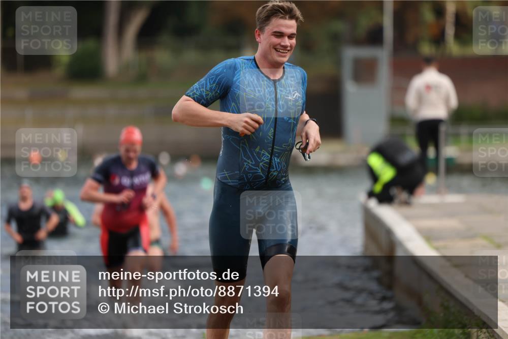 14.09.2025 - Stadtparktriathlon Michael Strokosch http://msf.ph/oto/8871394 14.09.2025 11:33:16 Schwimmen 1058, 1060, 1078, 1079, 1120 meine-sportfotos.de