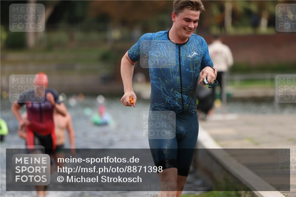 14.09.2025 - Stadtparktriathlon Michael Strokosch http://msf.ph/oto/8871398 14.09.2025 11:33:17 Schwimmen 1058, 1060, 1078, 1079, 1120 meine-sportfotos.de