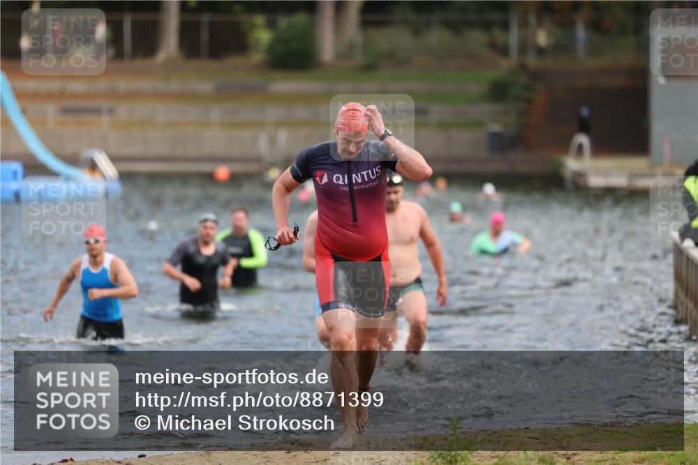 14.09.2025 - Stadtparktriathlon Michael Strokosch http://msf.ph/oto/8871399 14.09.2025 11:33:18 Schwimmen 1058, 1060, 1078, 1079, 1120 meine-sportfotos.de