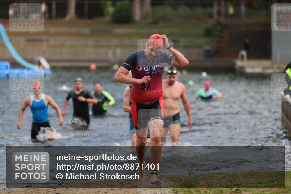 14.09.2025 - Stadtparktriathlon Michael Strokosch http://msf.ph/oto/8871401 14.09.2025 11:33:18 Schwimmen 1058, 1060, 1078, 1079, 1120 meine-sportfotos.de