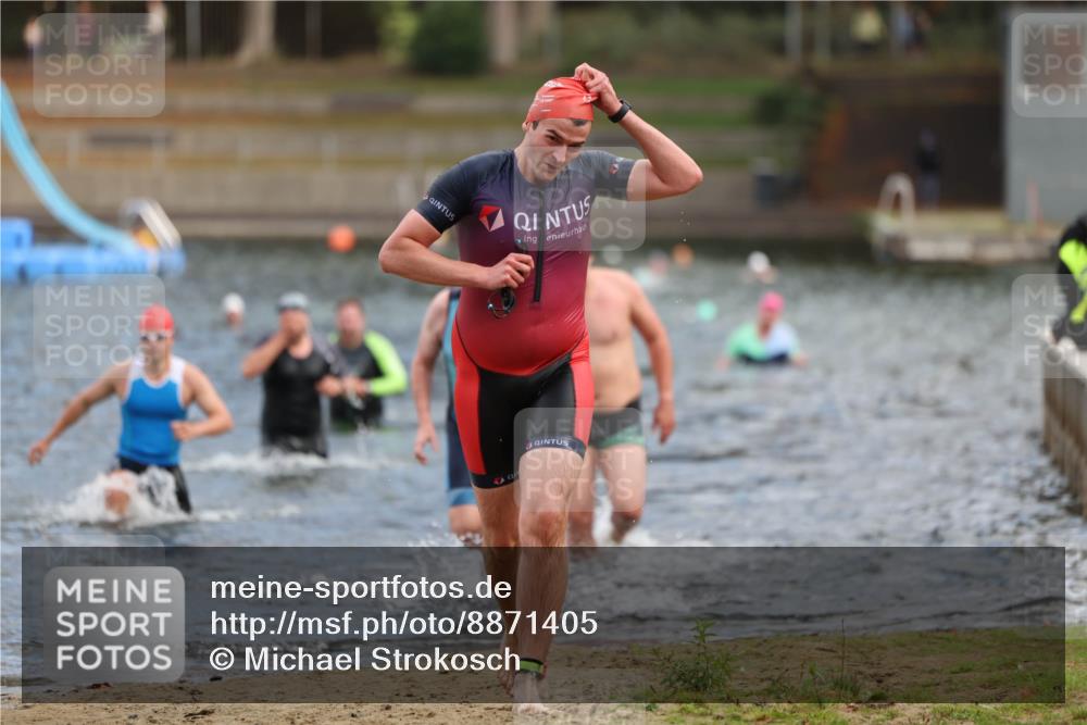 14.09.2025 - Stadtparktriathlon Michael Strokosch http://msf.ph/oto/8871405 14.09.2025 11:33:19 Schwimmen 1058, 1060, 1078, 1079, 1108, 1120 meine-sportfotos.de