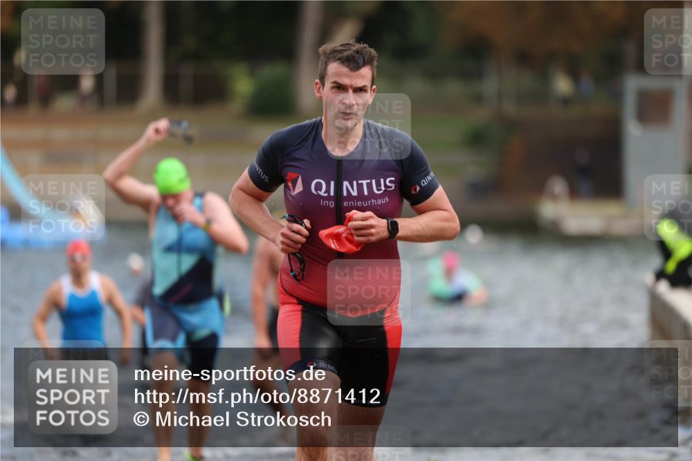 14.09.2025 - Stadtparktriathlon Michael Strokosch http://msf.ph/oto/8871412 14.09.2025 11:33:21 Schwimmen 1058, 1060, 1078, 1079, 1108, 1120 meine-sportfotos.de