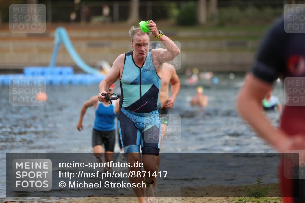 14.09.2025 - Stadtparktriathlon Michael Strokosch http://msf.ph/oto/8871417 14.09.2025 11:33:22 Schwimmen 1058, 1060, 1078, 1079, 1108 meine-sportfotos.de