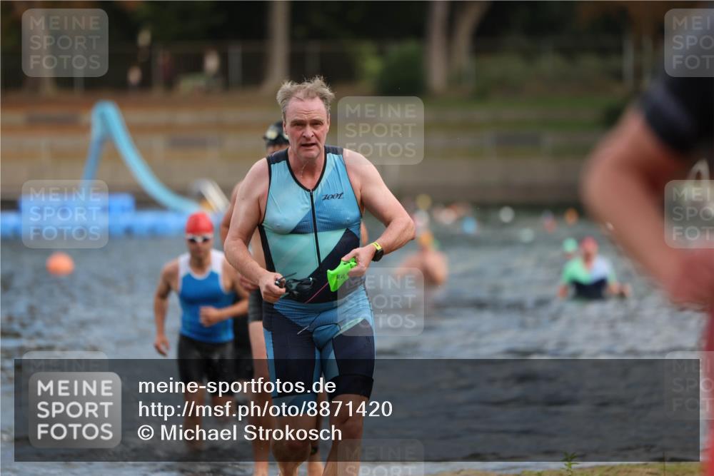 14.09.2025 - Stadtparktriathlon Michael Strokosch http://msf.ph/oto/8871420 14.09.2025 11:33:23 Schwimmen 1058, 1060, 1078, 1079, 1108 meine-sportfotos.de