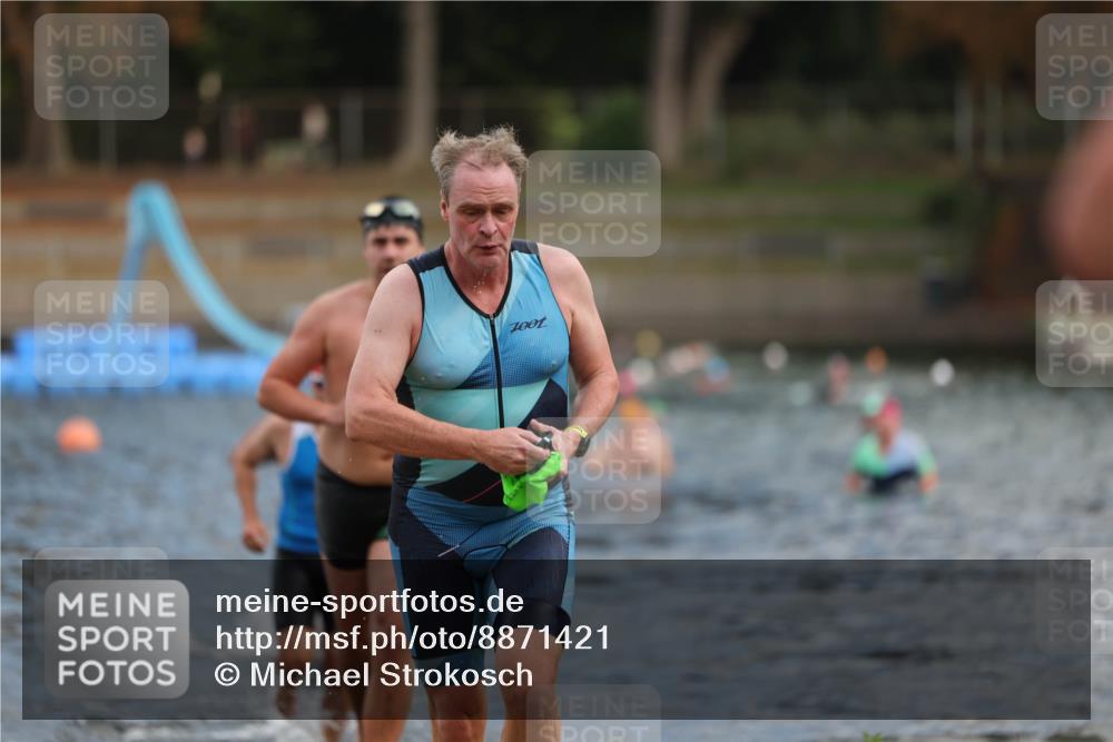 14.09.2025 - Stadtparktriathlon Michael Strokosch http://msf.ph/oto/8871421 14.09.2025 11:33:23 Schwimmen 1058, 1060, 1078, 1079, 1108 meine-sportfotos.de