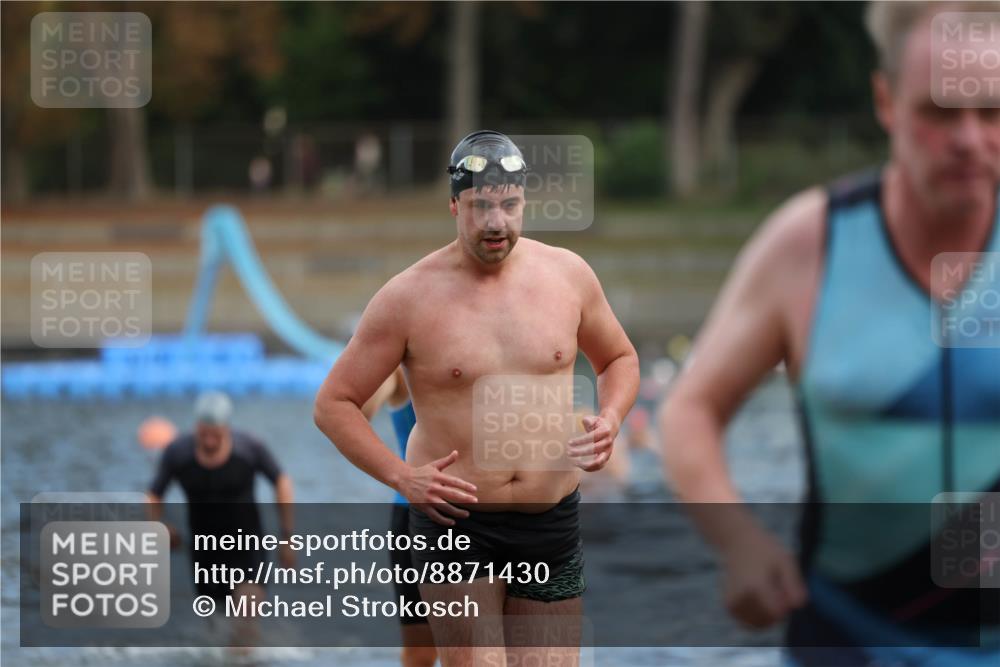 14.09.2025 - Stadtparktriathlon Michael Strokosch http://msf.ph/oto/8871430 14.09.2025 11:33:25 Schwimmen 1058, 1060, 1078, 1079, 1108 meine-sportfotos.de