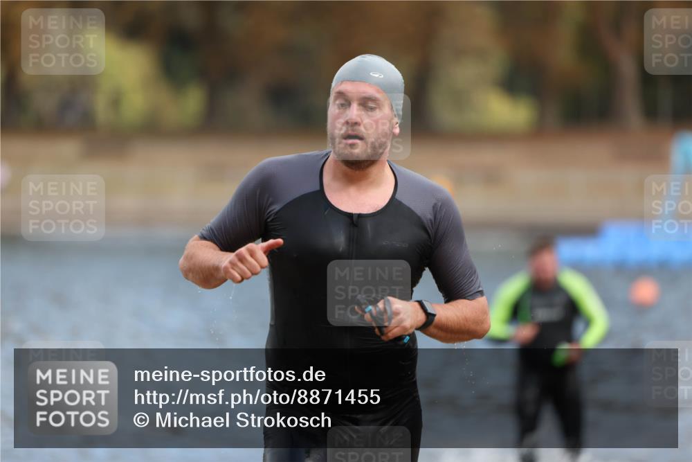 14.09.2025 - Stadtparktriathlon Michael Strokosch http://msf.ph/oto/8871455 14.09.2025 11:33:32 Schwimmen 1022, 1078, 1108, 1110 meine-sportfotos.de