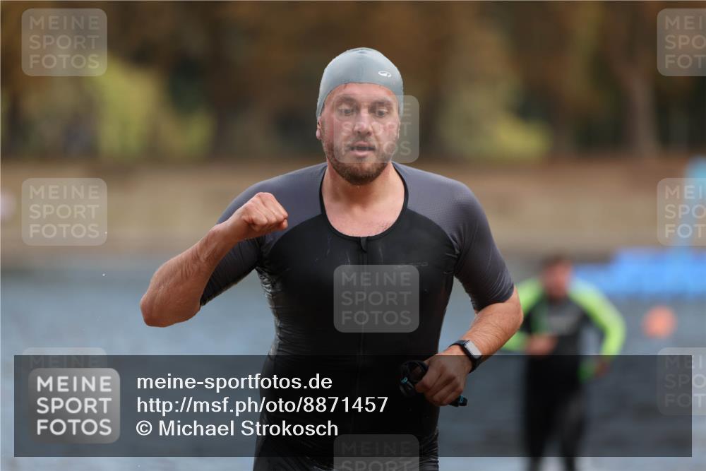 14.09.2025 - Stadtparktriathlon Michael Strokosch http://msf.ph/oto/8871457 14.09.2025 11:33:32 Schwimmen 1022, 1078, 1108, 1110 meine-sportfotos.de
