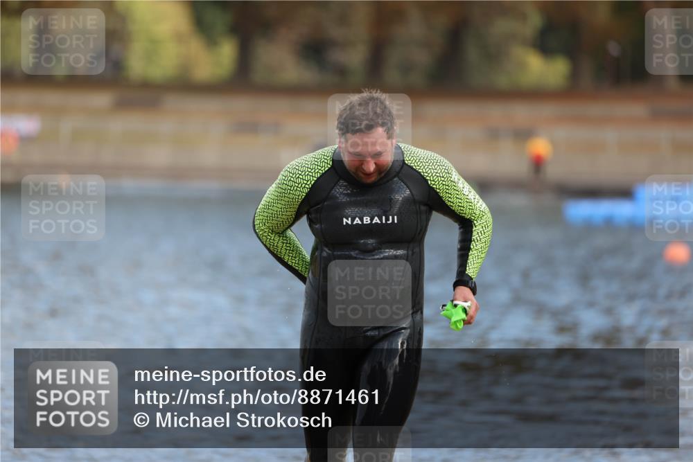 14.09.2025 - Stadtparktriathlon Michael Strokosch http://msf.ph/oto/8871461 14.09.2025 11:33:37 Schwimmen 1022, 1110 meine-sportfotos.de