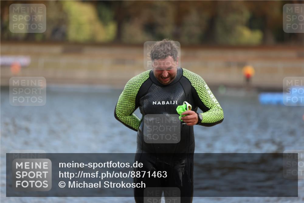 14.09.2025 - Stadtparktriathlon Michael Strokosch http://msf.ph/oto/8871463 14.09.2025 11:33:37 Schwimmen 1022, 1110 meine-sportfotos.de