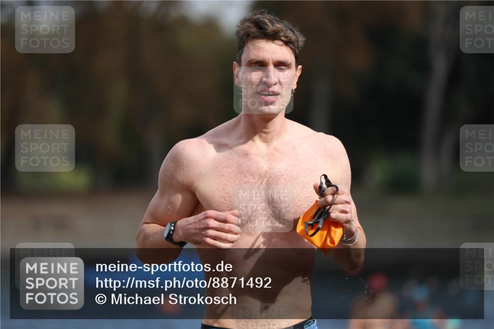14.09.2025 - Stadtparktriathlon Michael Strokosch http://msf.ph/oto/8871492 14.09.2025 11:33:51 Schwimmen 1029, 1084 meine-sportfotos.de