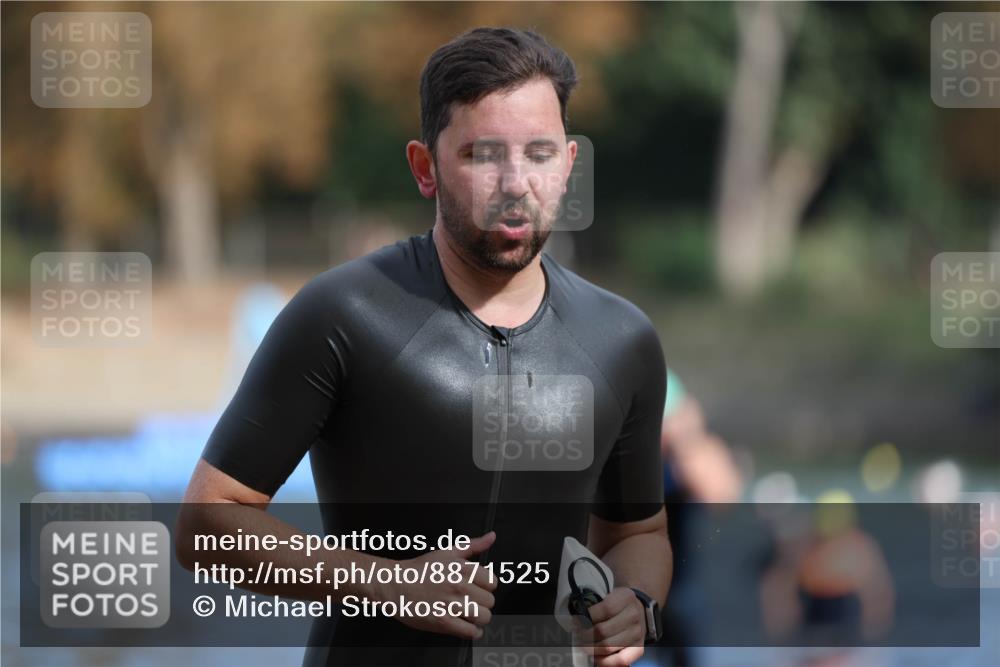 14.09.2025 - Stadtparktriathlon Michael Strokosch http://msf.ph/oto/8871525 14.09.2025 11:34:11 Schwimmen 1049, 1056, 1121 meine-sportfotos.de