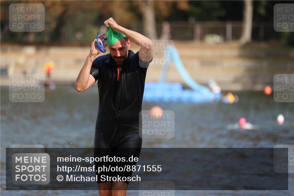 14.09.2025 - Stadtparktriathlon Michael Strokosch http://msf.ph/oto/8871555 14.09.2025 11:34:24 Schwimmen 1068, 1071, 1094 meine-sportfotos.de