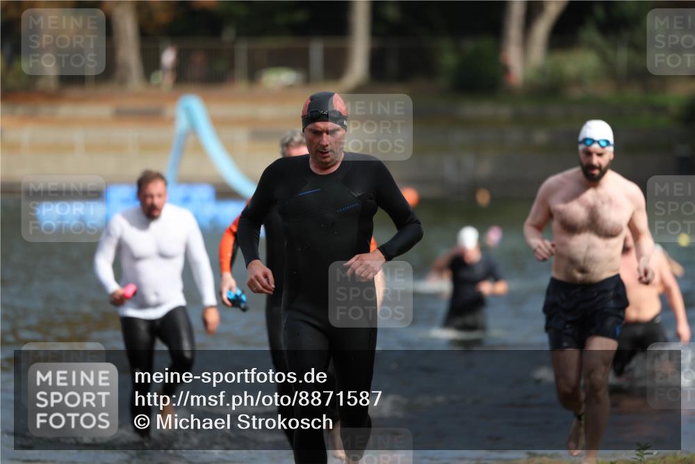 14.09.2025 - Stadtparktriathlon Michael Strokosch http://msf.ph/oto/8871587 14.09.2025 11:34:52 Schwimmen 789, 1050, 1055, 1066, 1085, 1098, 1117 meine-sportfotos.de
