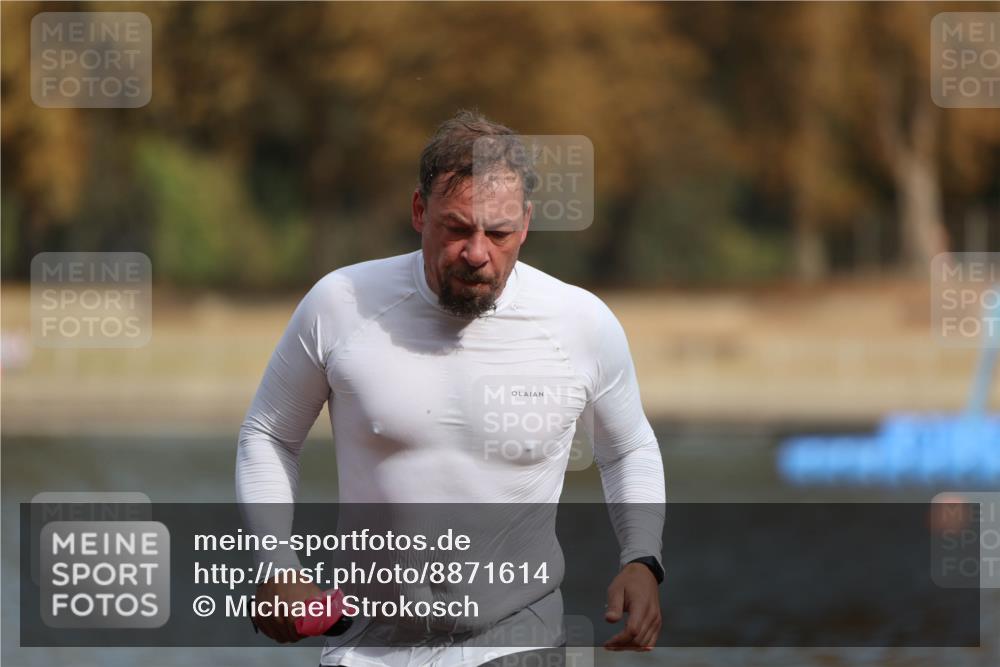 14.09.2025 - Stadtparktriathlon Michael Strokosch http://msf.ph/oto/8871614 14.09.2025 11:34:59 Schwimmen 1050, 1055, 1066, 1085, 1089, 1098, 1117 meine-sportfotos.de