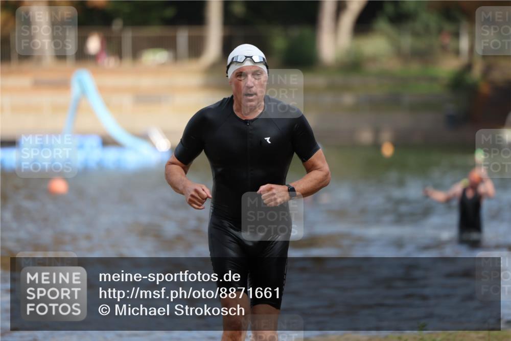 14.09.2025 - Stadtparktriathlon Michael Strokosch http://msf.ph/oto/8871661 14.09.2025 11:35:21 Schwimmen 1057 meine-sportfotos.de