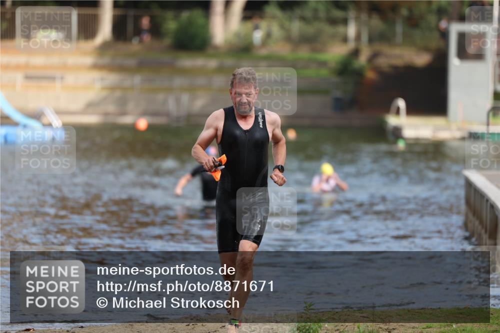 14.09.2025 - Stadtparktriathlon Michael Strokosch http://msf.ph/oto/8871671 14.09.2025 11:35:33 Schwimmen 1116 meine-sportfotos.de