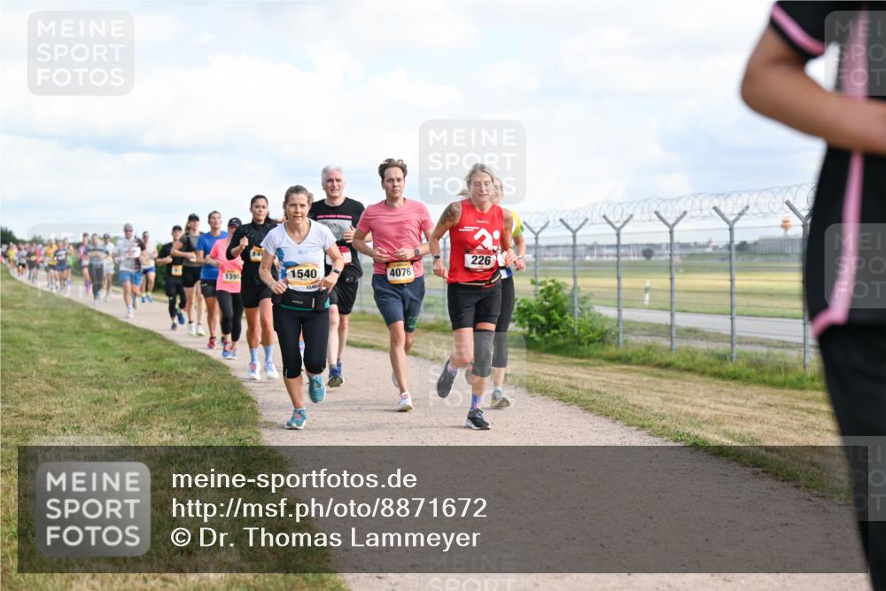 14.09.2025 - Airport Race Dr. Thomas Lammeyer http://msf.ph/oto/8871672 14.09.2025 12:16:16 Laufen 1395, 1540, 4076, 226 meine-sportfotos.de