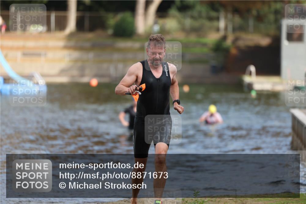 14.09.2025 - Stadtparktriathlon Michael Strokosch http://msf.ph/oto/8871673 14.09.2025 11:35:34 Schwimmen 1116 meine-sportfotos.de