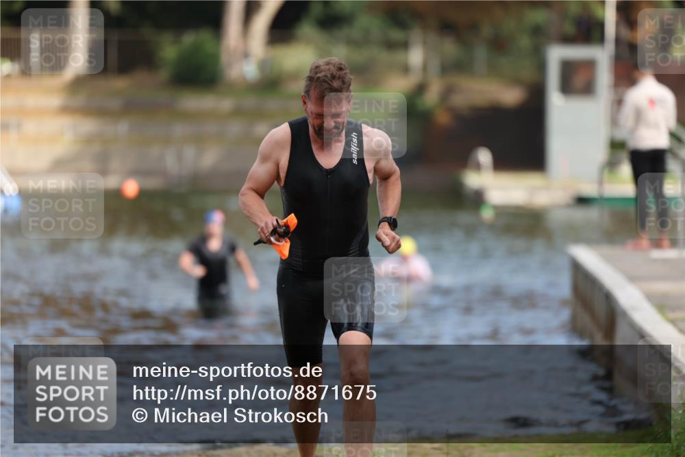 14.09.2025 - Stadtparktriathlon Michael Strokosch http://msf.ph/oto/8871675 14.09.2025 11:35:35 Schwimmen 1116 meine-sportfotos.de