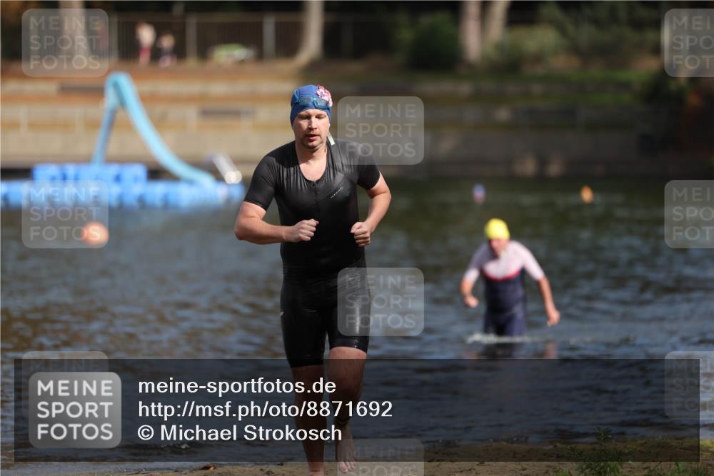 14.09.2025 - Stadtparktriathlon Michael Strokosch http://msf.ph/oto/8871692 14.09.2025 11:35:50 Schwimmen 1059, 1061 meine-sportfotos.de