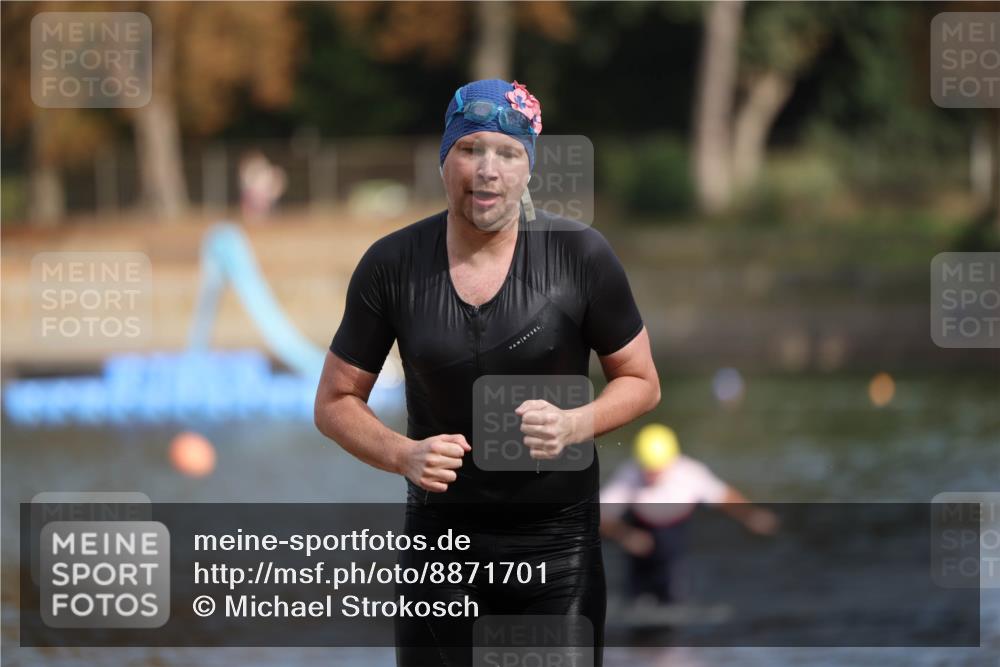14.09.2025 - Stadtparktriathlon Michael Strokosch http://msf.ph/oto/8871701 14.09.2025 11:35:52 Schwimmen 1059, 1061 meine-sportfotos.de