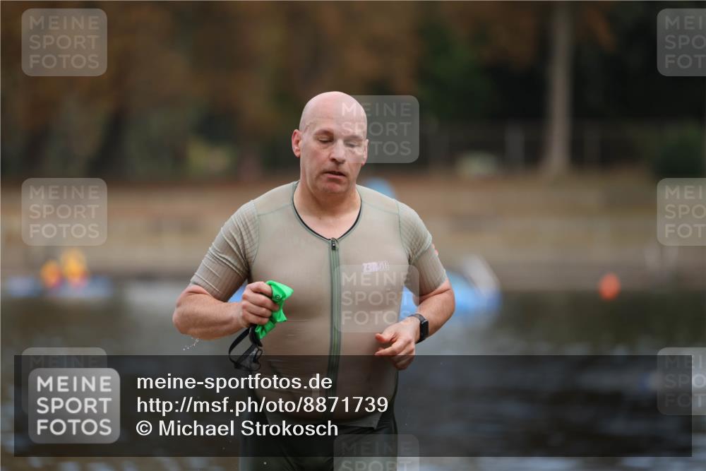 14.09.2025 - Stadtparktriathlon Michael Strokosch http://msf.ph/oto/8871739 14.09.2025 11:37:07 Schwimmen 1075 meine-sportfotos.de
