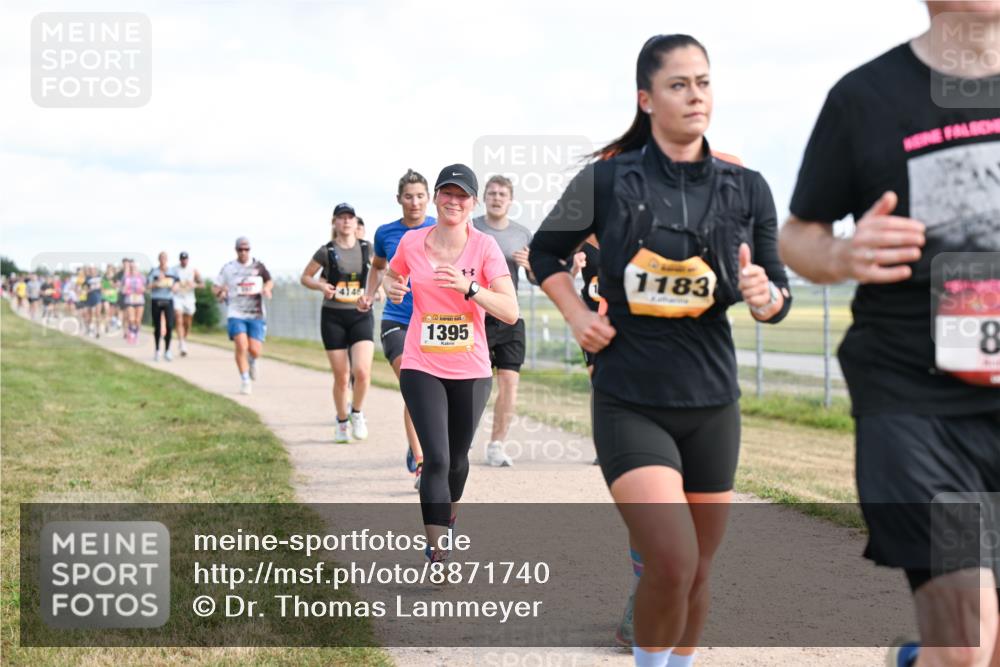 14.09.2025 - Airport Race Dr. Thomas Lammeyer http://msf.ph/oto/8871740 14.09.2025 12:16:20 Laufen 1395, 1183, 8 meine-sportfotos.de