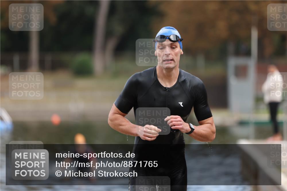 14.09.2025 - Stadtparktriathlon Michael Strokosch http://msf.ph/oto/8871765 14.09.2025 11:37:32 Schwimmen 1119 meine-sportfotos.de