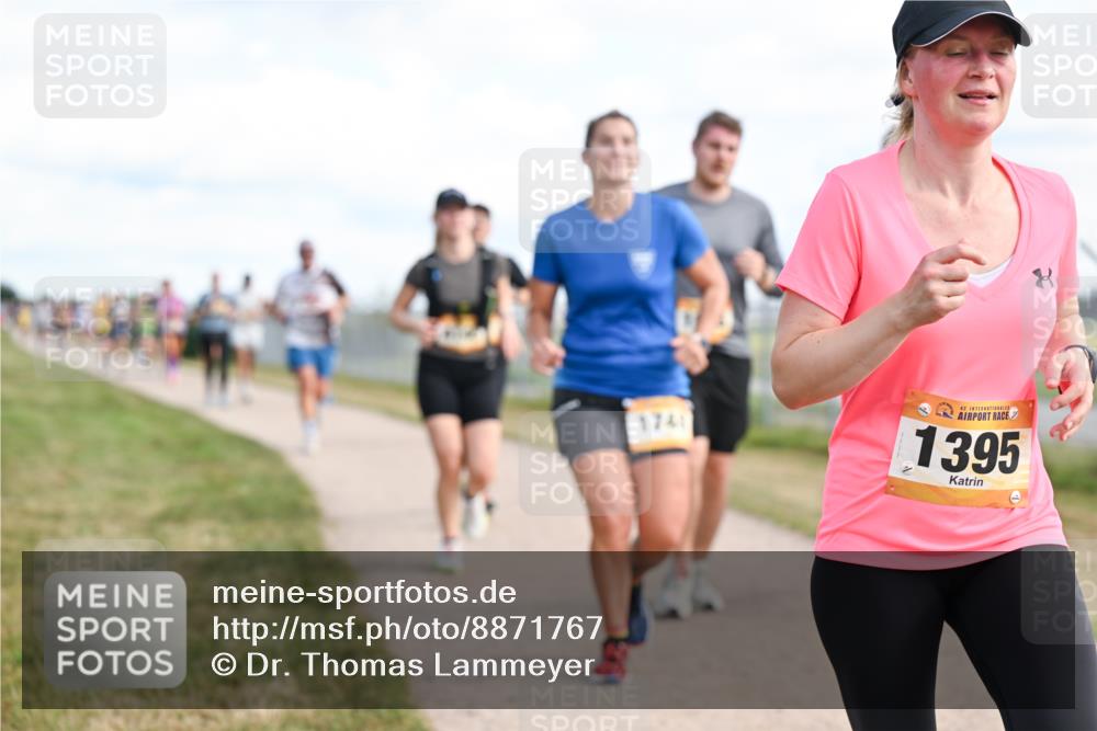 14.09.2025 - Airport Race Dr. Thomas Lammeyer http://msf.ph/oto/8871767 14.09.2025 12:16:21 Laufen 1741, 42, 1395 meine-sportfotos.de