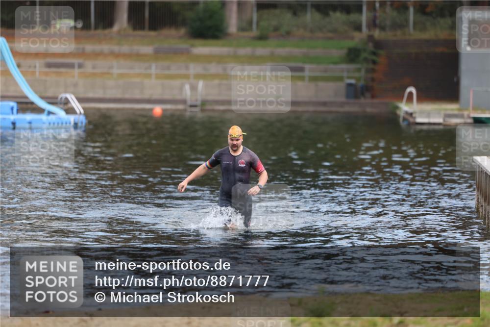 14.09.2025 - Stadtparktriathlon Michael Strokosch http://msf.ph/oto/8871777 14.09.2025 11:37:37 Schwimmen  meine-sportfotos.de