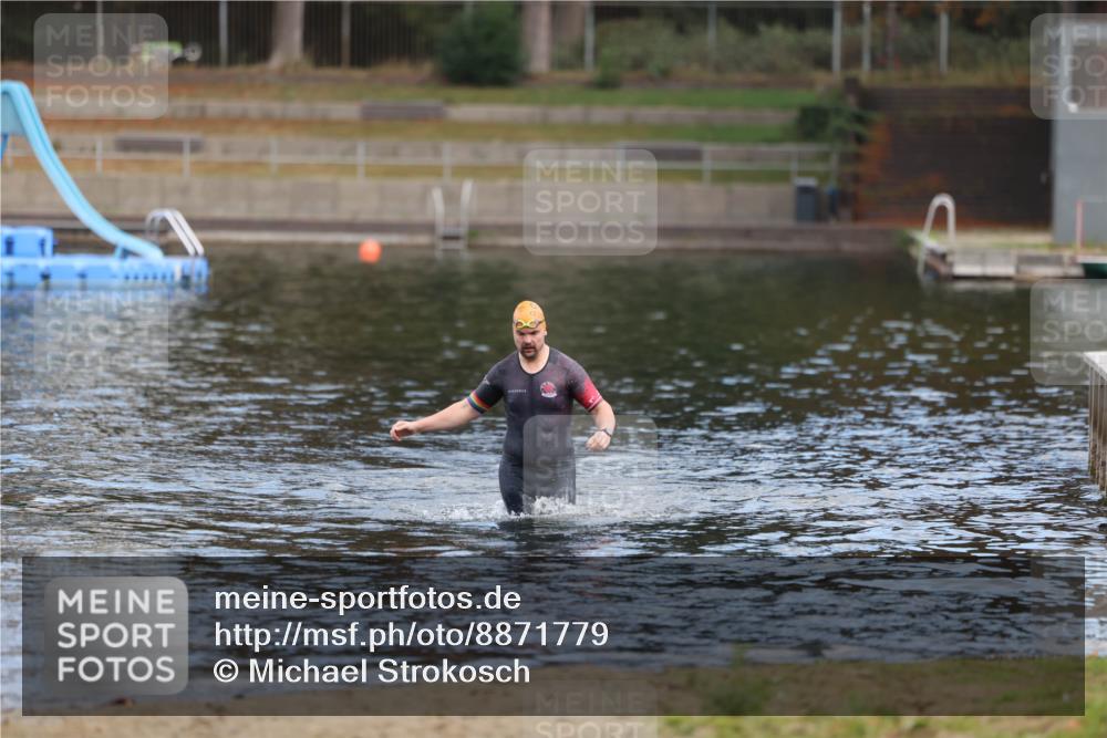 14.09.2025 - Stadtparktriathlon Michael Strokosch http://msf.ph/oto/8871779 14.09.2025 11:37:38 Schwimmen 1096 meine-sportfotos.de