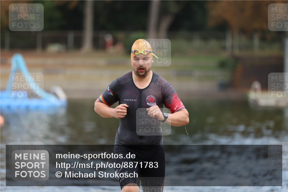 14.09.2025 - Stadtparktriathlon Michael Strokosch http://msf.ph/oto/8871783 14.09.2025 11:37:49 Schwimmen 1096 meine-sportfotos.de
