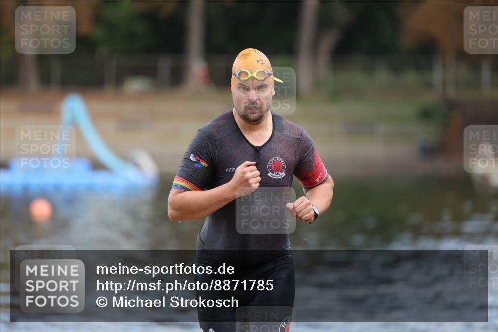 14.09.2025 - Stadtparktriathlon Michael Strokosch http://msf.ph/oto/8871785 14.09.2025 11:37:50 Schwimmen 1096 meine-sportfotos.de