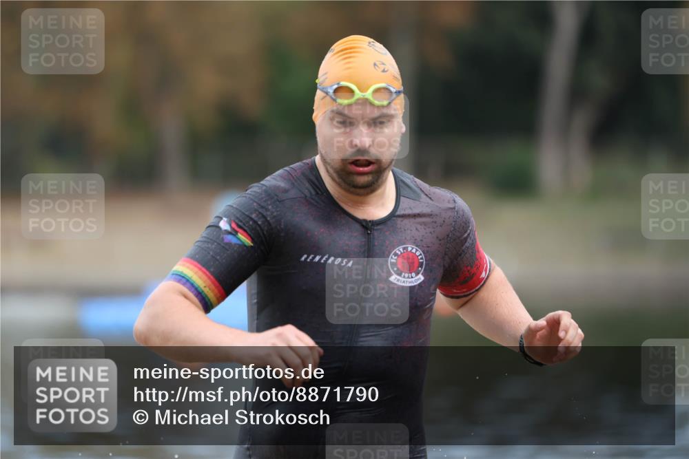 14.09.2025 - Stadtparktriathlon Michael Strokosch http://msf.ph/oto/8871790 14.09.2025 11:37:51 Schwimmen 1096 meine-sportfotos.de