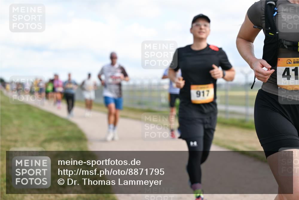 14.09.2025 - Airport Race Dr. Thomas Lammeyer http://msf.ph/oto/8871795 14.09.2025 12:16:23 Laufen 917, 42, 41 meine-sportfotos.de