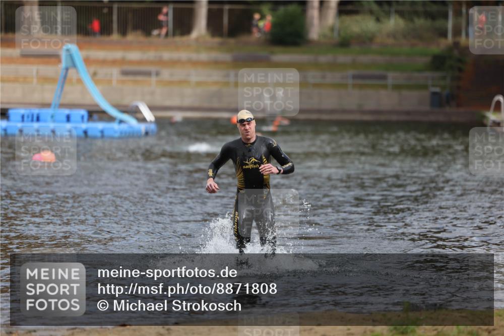 14.09.2025 - Stadtparktriathlon Michael Strokosch http://msf.ph/oto/8871808 14.09.2025 11:48:14 Schwimmen 1125 meine-sportfotos.de