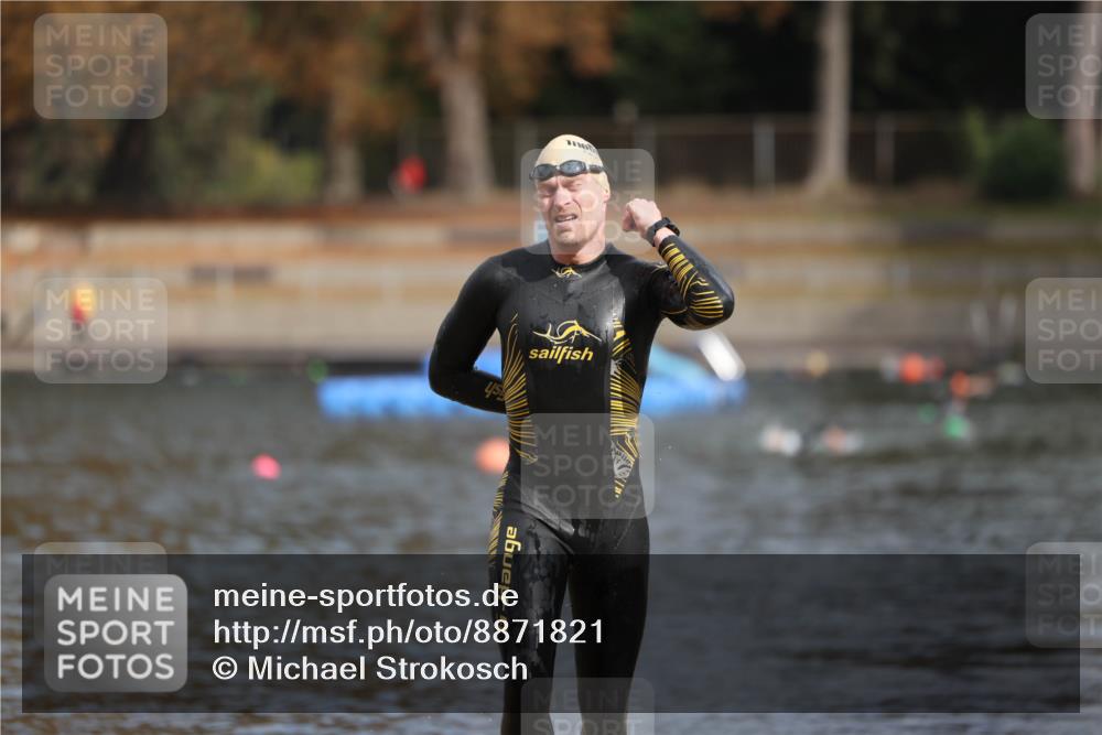14.09.2025 - Stadtparktriathlon Michael Strokosch http://msf.ph/oto/8871821 14.09.2025 11:48:18 Schwimmen 1125 meine-sportfotos.de