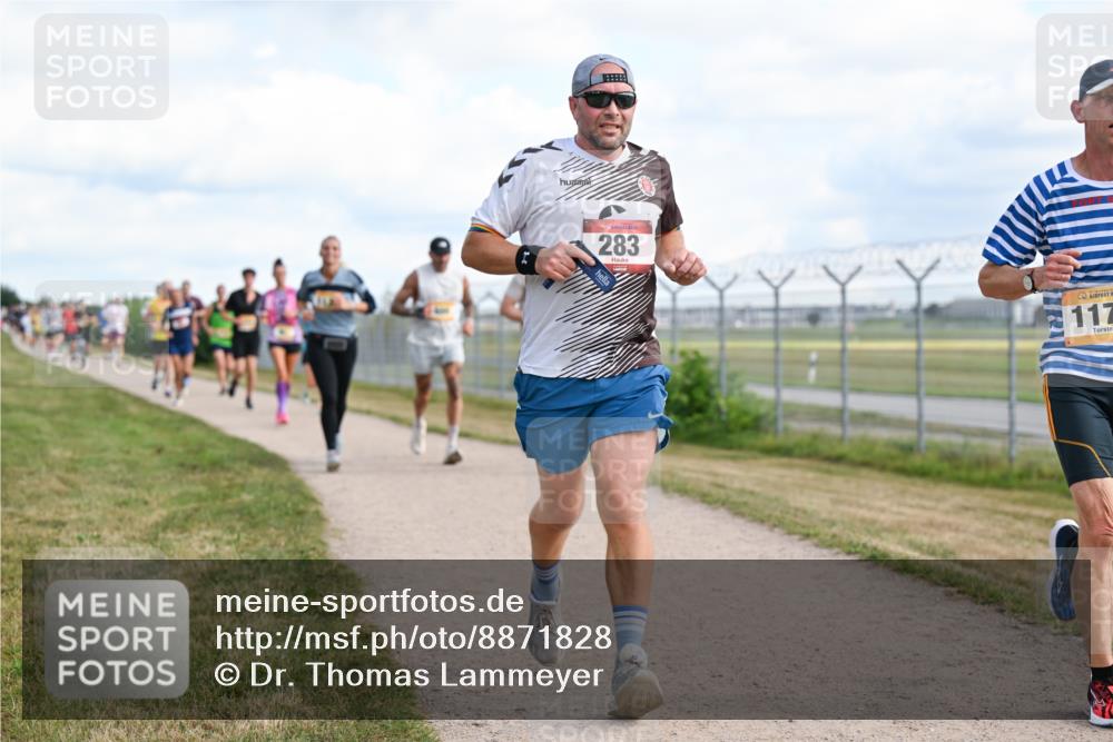 14.09.2025 - Airport Race Dr. Thomas Lammeyer http://msf.ph/oto/8871828 14.09.2025 12:16:25 Laufen 283, 117 meine-sportfotos.de